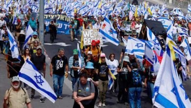 Thousands of Israelis Protest Against Netanyahu Accused of Sacrificing Prisoners for Politics