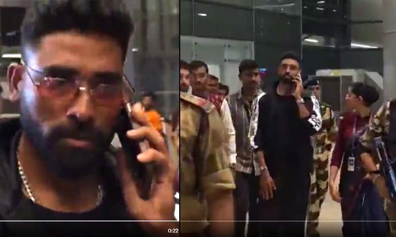 Mohammed Siraj Returns Home Fans Flock Hyderabad Airport to Celebrate His Heroics