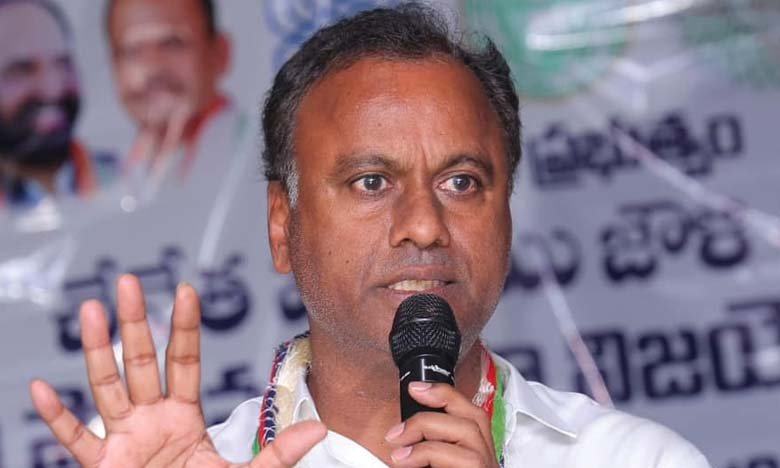 Komatireddy Rajgopal Reddy Likely to Join Telangana Cabinet Along with Azharuddin