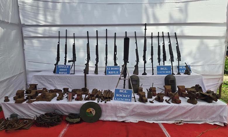 Security Forces Bust Maoist Arms Manufacturing Unit in Chhattisgarh Forest 17 Rifles and Rocket Launcher Seized