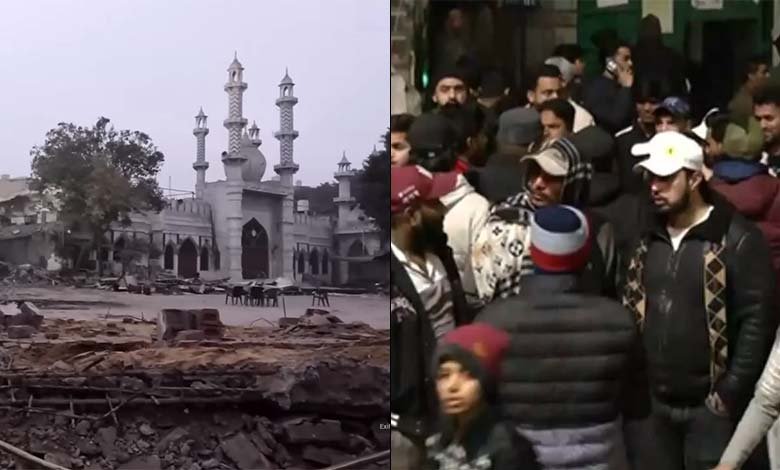10 Detained After Violence During Demolition Near Delhi Mosque