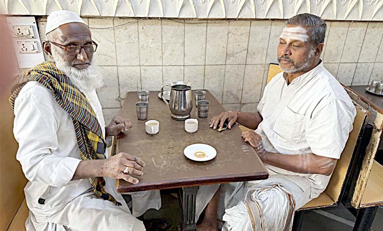 Habib Khan and Amarnath’s 40-Year Friendship: Hyderabad as a Symbol of Communal Harmony and Ganga-Jamuni Tehzeeb